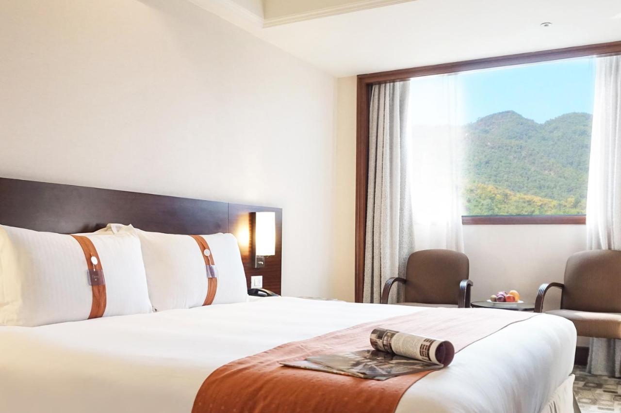 Hione Holiday Hotel Taipei Extérieur photo