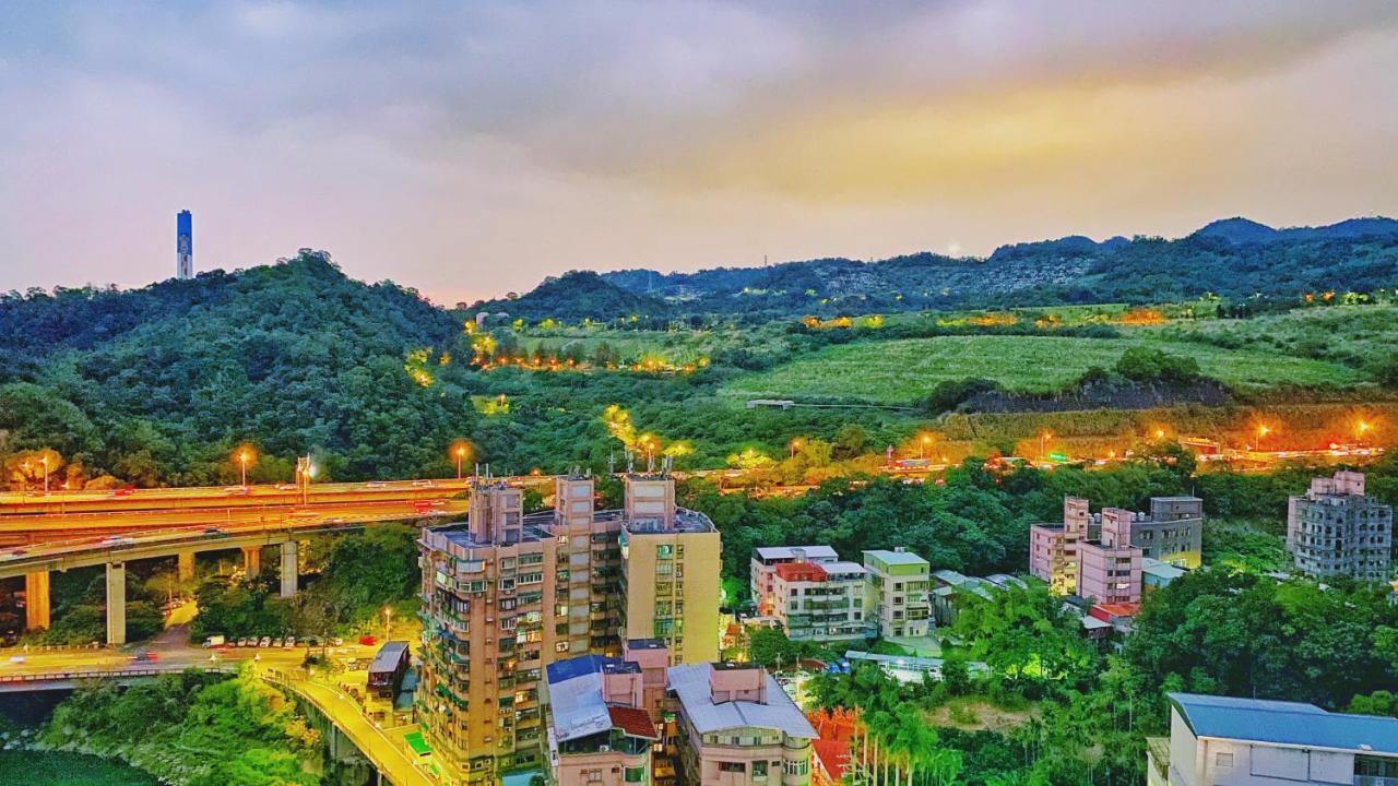 Hione Holiday Hotel Taipei Extérieur photo